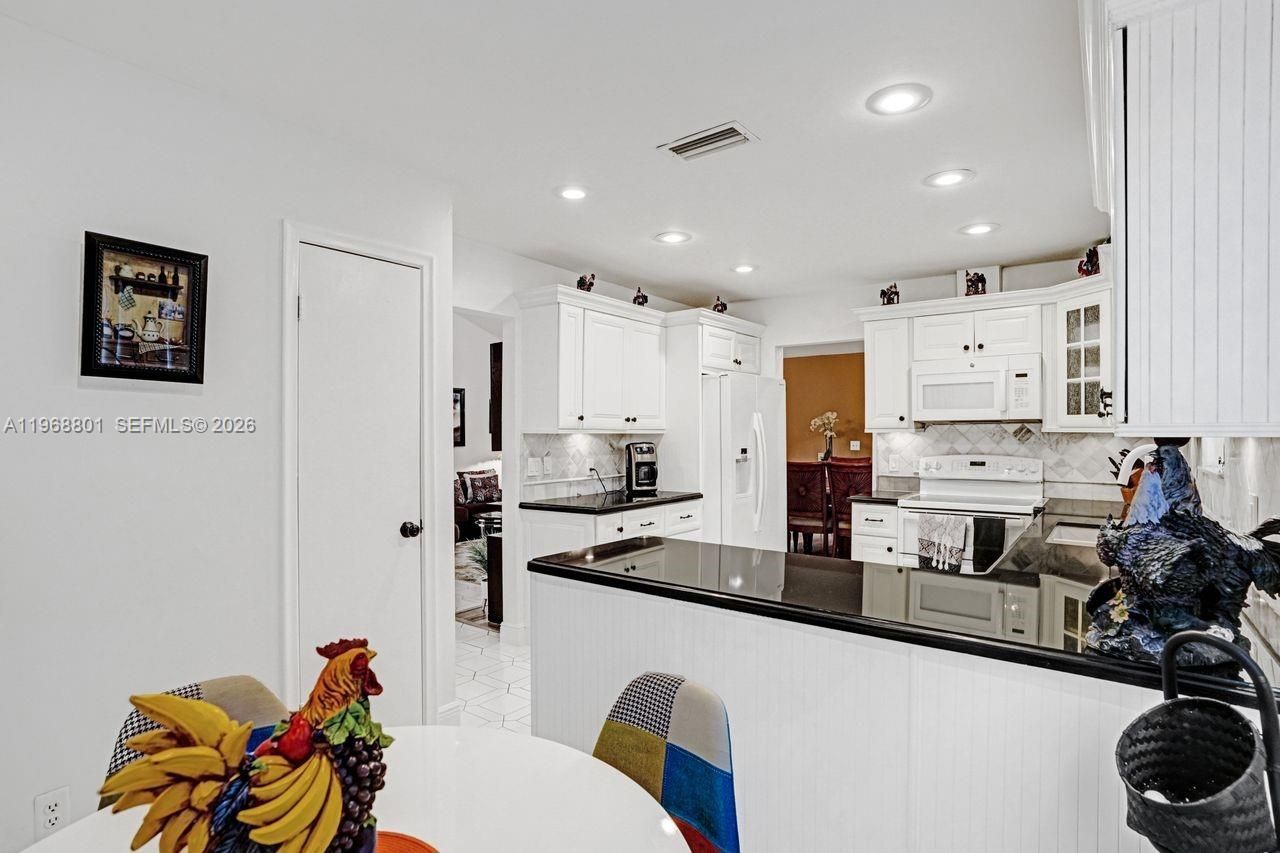 8084 Buttonwood Cir, Tamarac, FL 33321 Photo