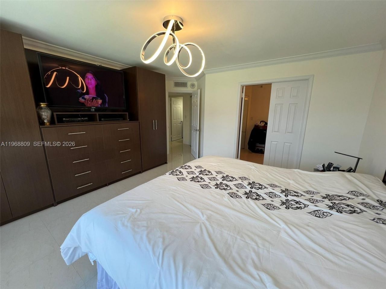 3530 Mystic Pointe Dr , Unit 1215, Aventura, FL 33180 Photo