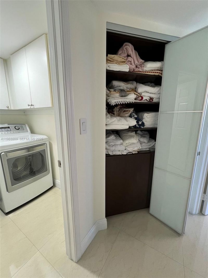 3530 Mystic Pointe Dr , Unit 1215, Aventura, FL 33180 Photo