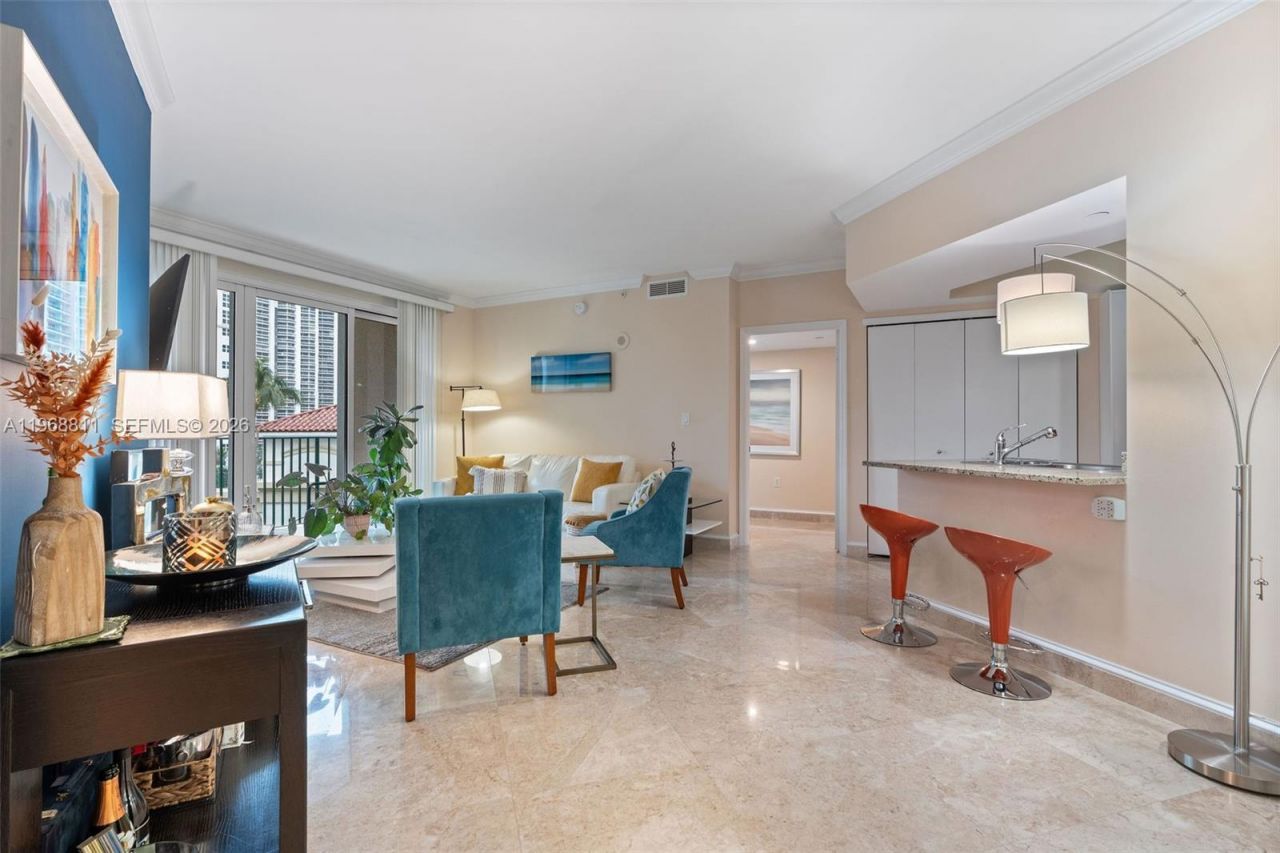 19900 E Country Club Dr , Unit 616, Aventura, FL 33180 Photo