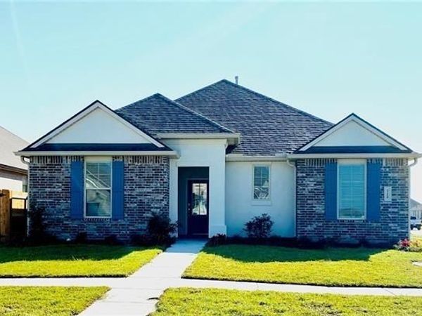 712 LAKESHORE VILLAGE Drive E, Slidell, LA 70461