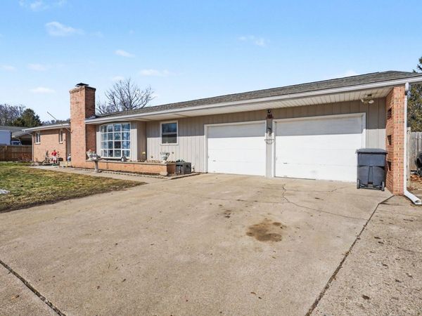 203 E Vienna Street, Schoolcraft, MI 49087