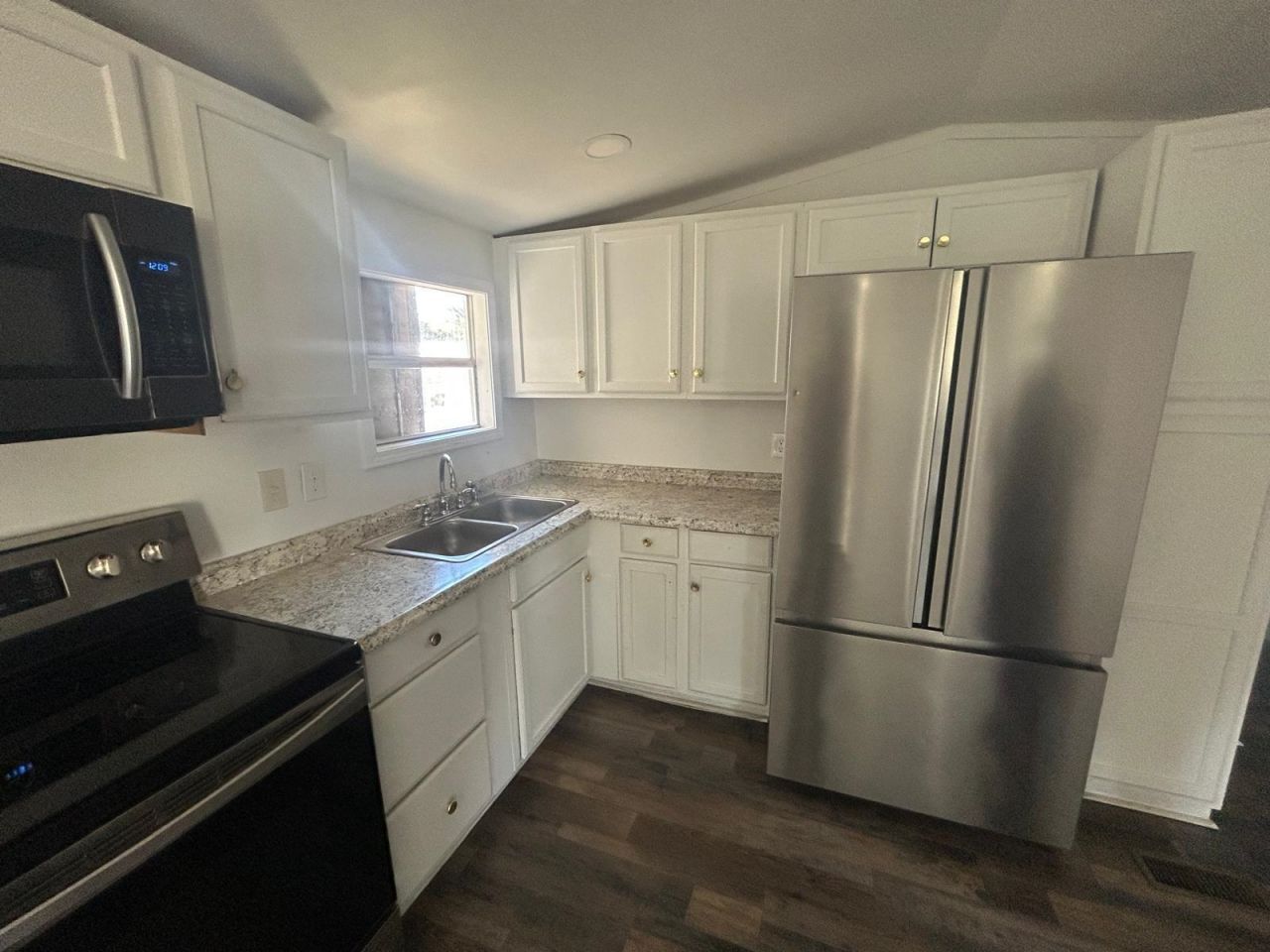 101 Dubbs Ave Photo 4