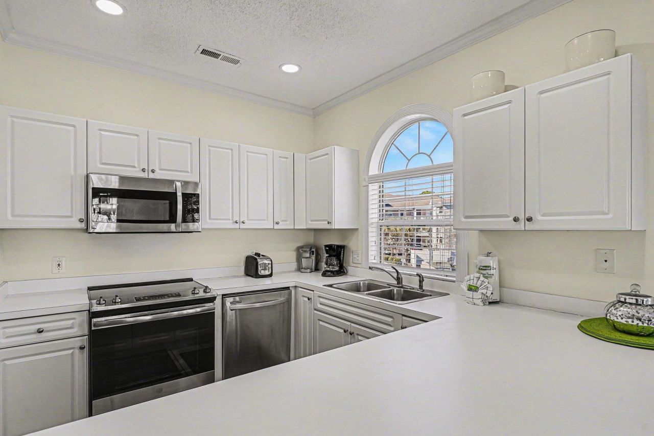 4703 Wild Iris Dr.  Photo 11