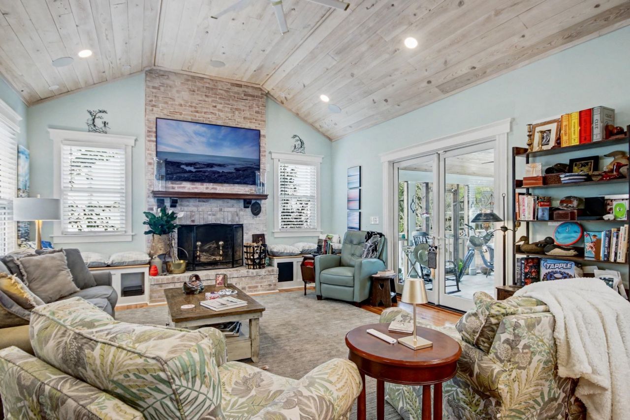 416 Front St. Photo 15