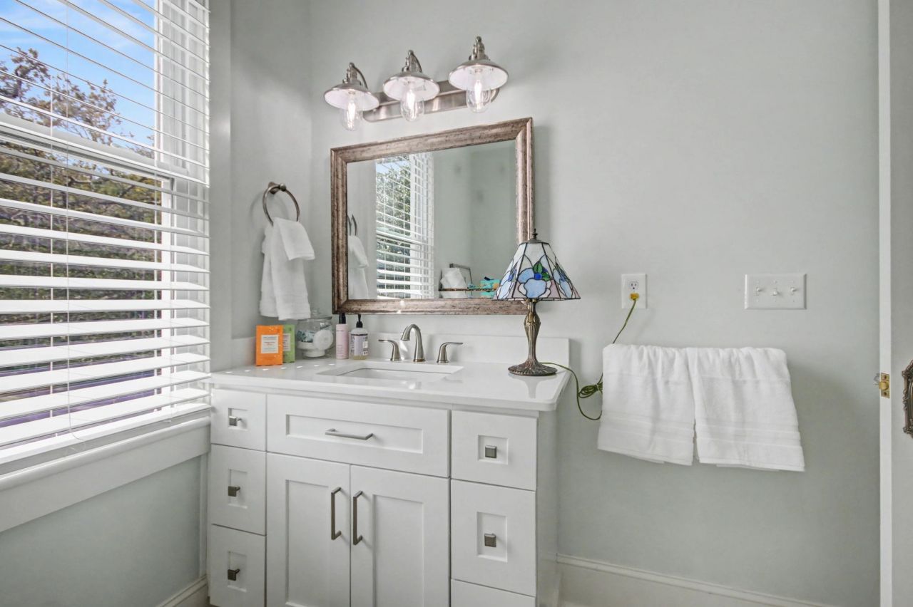 416 Front St. Photo 28