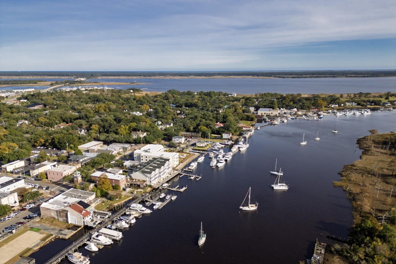 416 Front St. Photo 38