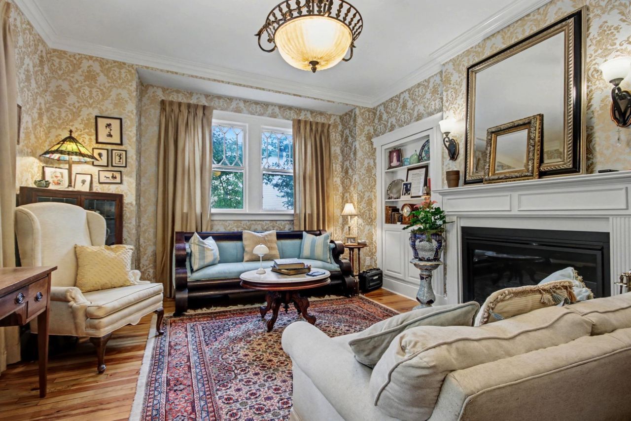 416 Front St. Photo 8