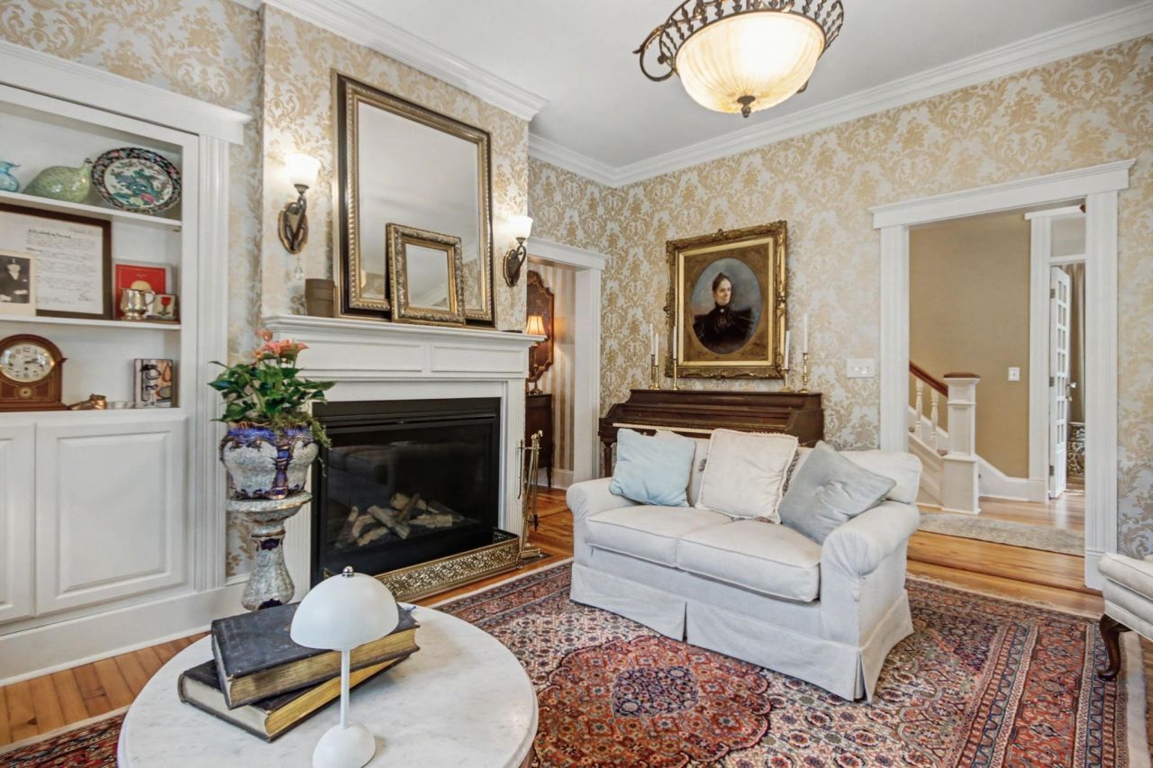 416 Front St. Photo 9