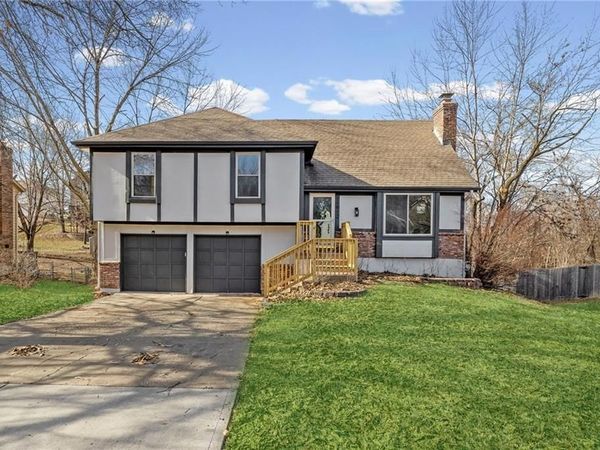 11912 W 49th Street, Shawnee, KS 66216