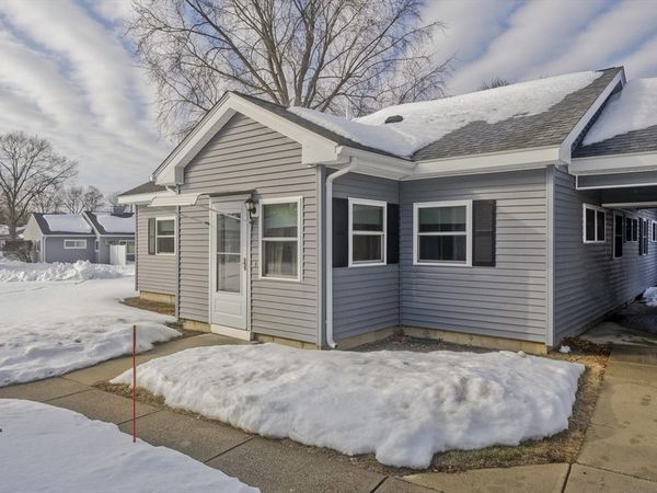 38 Applewood Dr, Unit 38, Chicopee, MA 01022