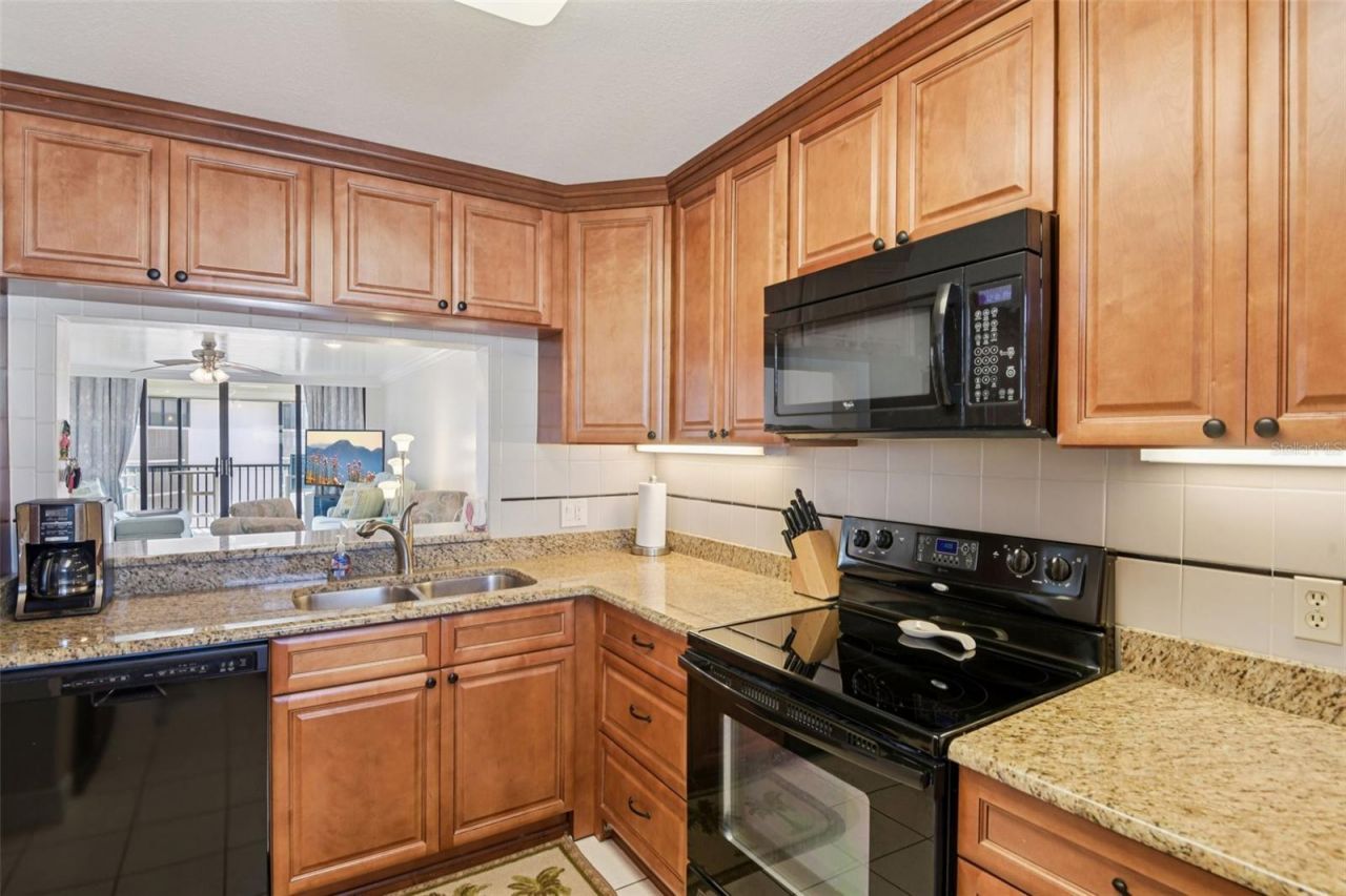 18304 Gulf Boulevard, Unit 607, Redington Shores, FL 33708 Photo