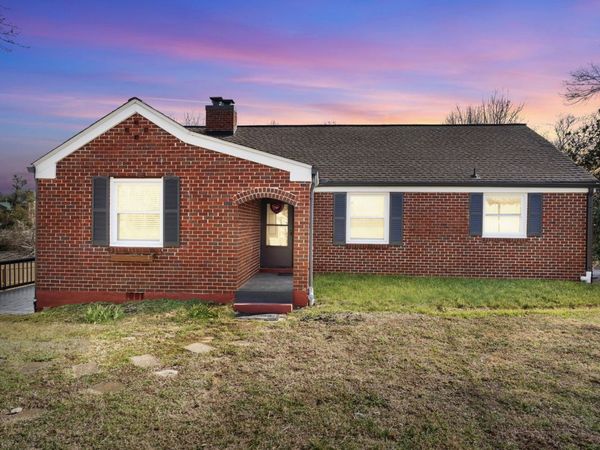 203 Fairway Dr, Nashville, TN 37214