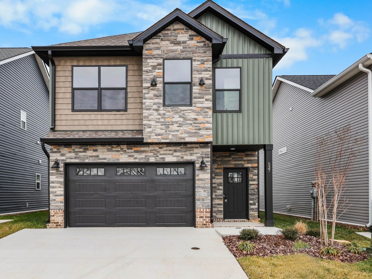 537 Charleston Cove Way, Clarksville, TN 37043 Main Photo