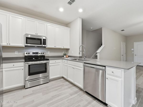 2552 SANDY DUNE Drive, Jacksonville, FL 32233