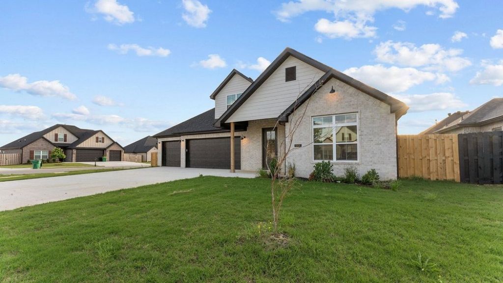 1309 Carrara Street, Tontitown, AR 72762 Main Photo
