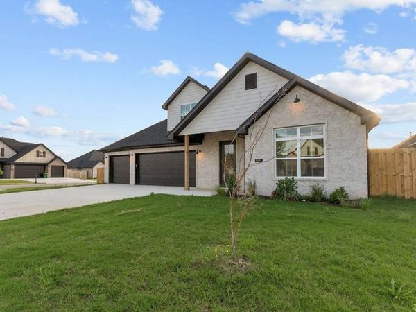 1309 Carrara Street, Tontitown, AR 72762