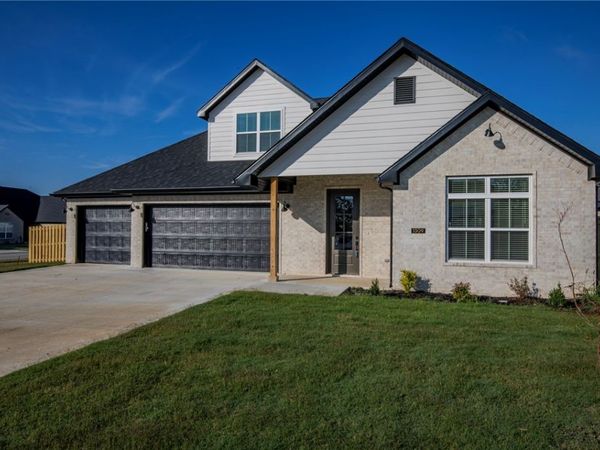 1309 Carrara Street, Tontitown, AR 72762