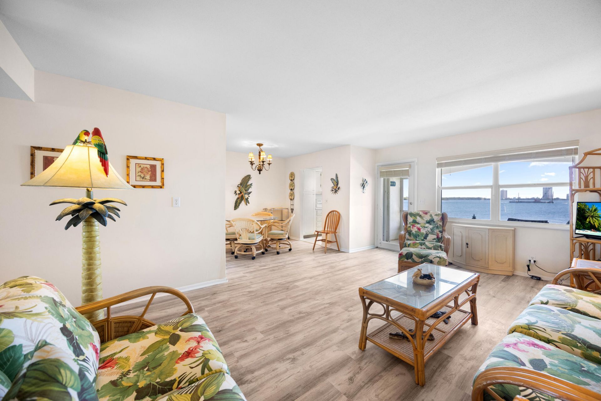 100 Shore Court, Unit 104, North Palm Beach, FL 33408 Photo