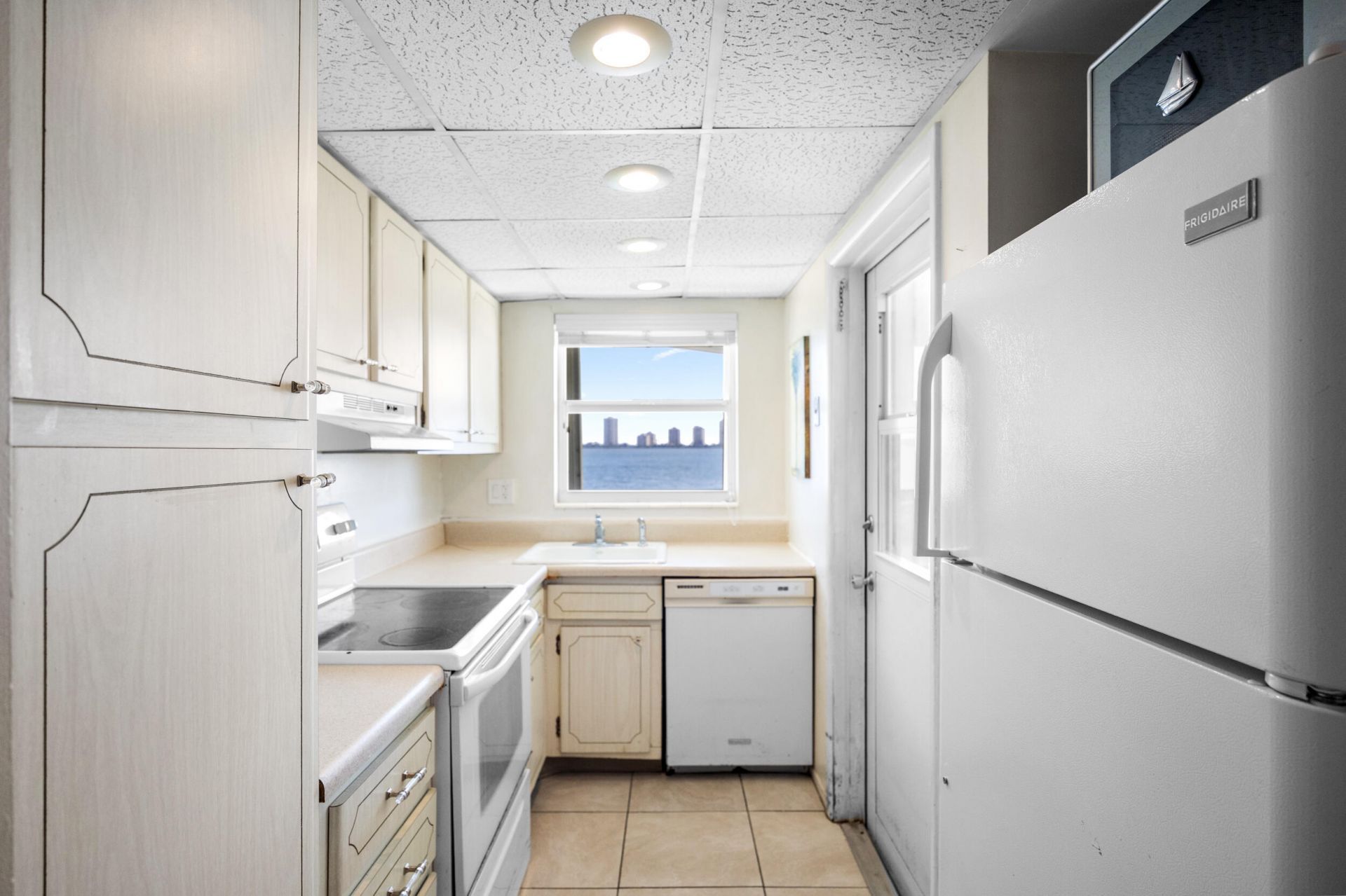 100 Shore Court, Unit 104, North Palm Beach, FL 33408 Photo