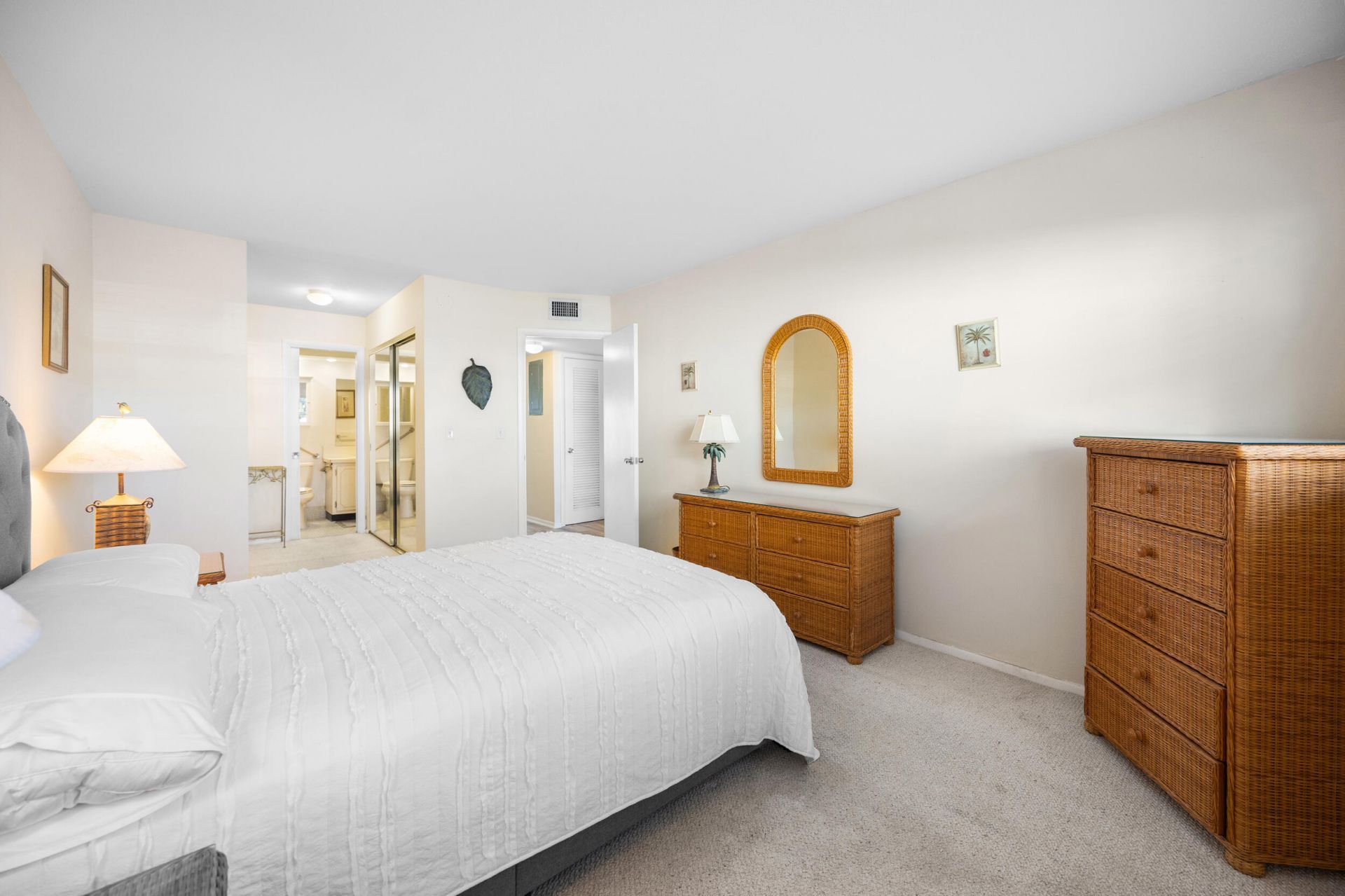 100 Shore Court, Unit 104, North Palm Beach, FL 33408 Photo