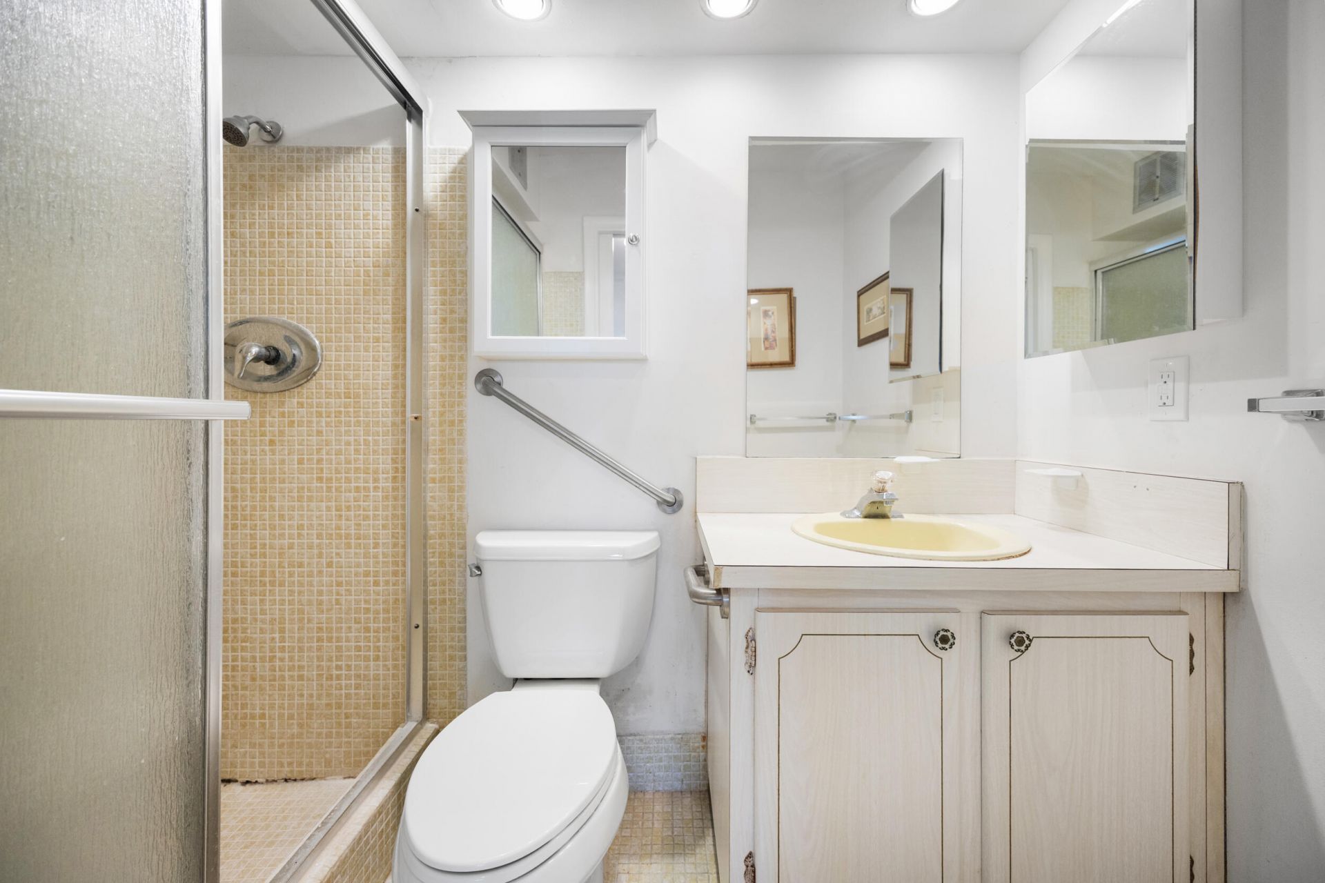 100 Shore Court, Unit 104, North Palm Beach, FL 33408 Photo