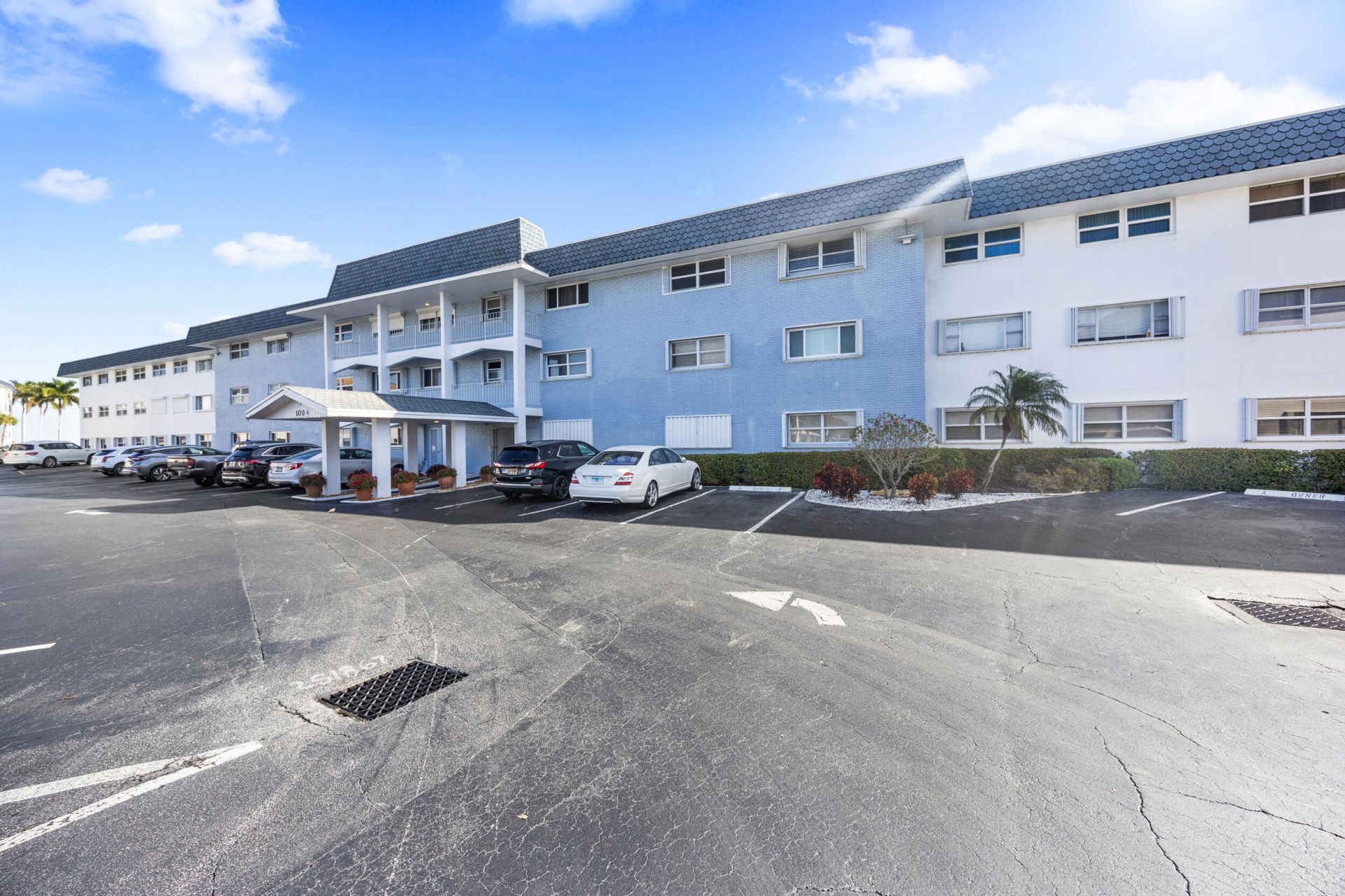 100 Shore Court, Unit 104, North Palm Beach, FL 33408 Photo