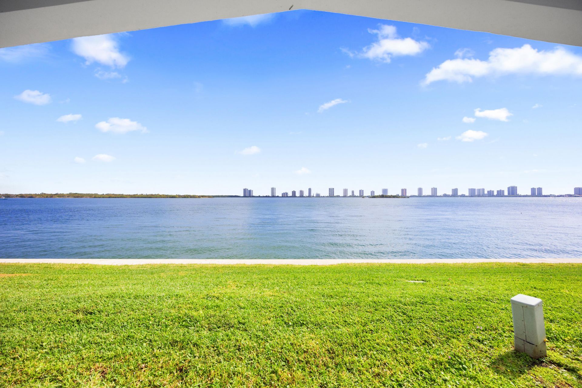 100 Shore Court, Unit 104, North Palm Beach, FL 33408 Photo