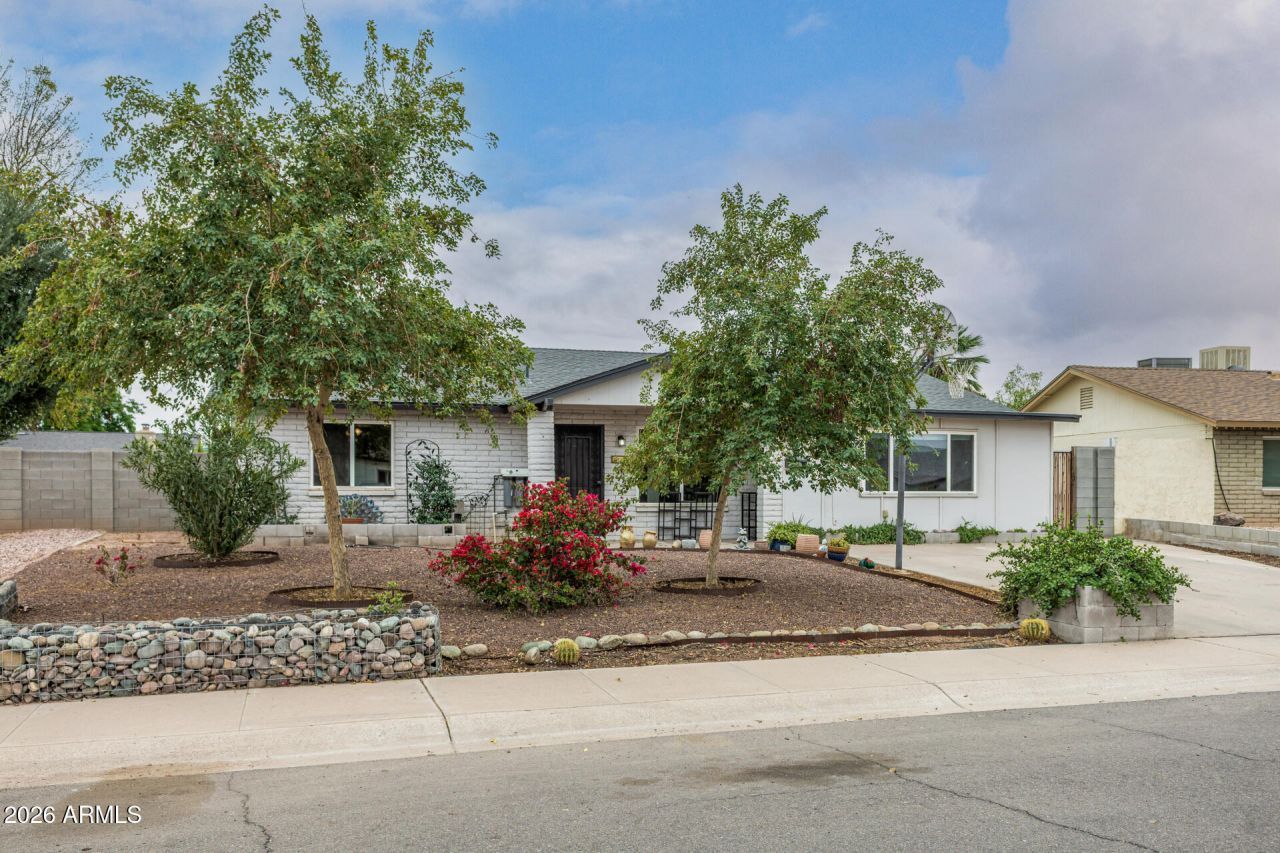 227 E Auburn Drive, Tempe, AZ 85283 Main Photo