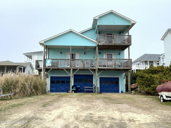 1104 Ocean Drive, Oak Island, NC 28465