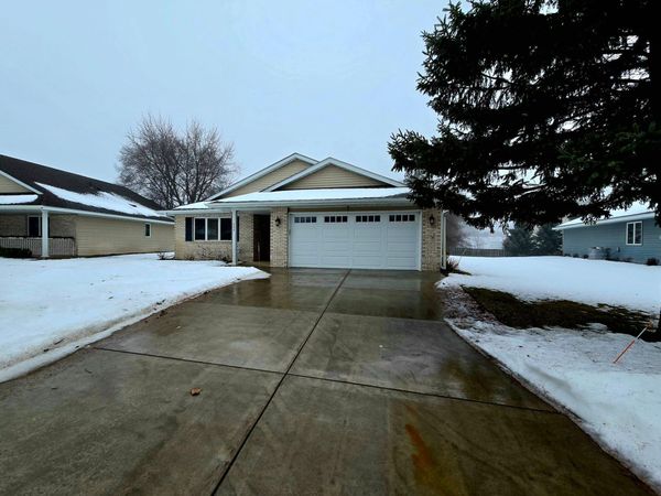 642 Jenisa Drive, Saint Cloud, MN 56301