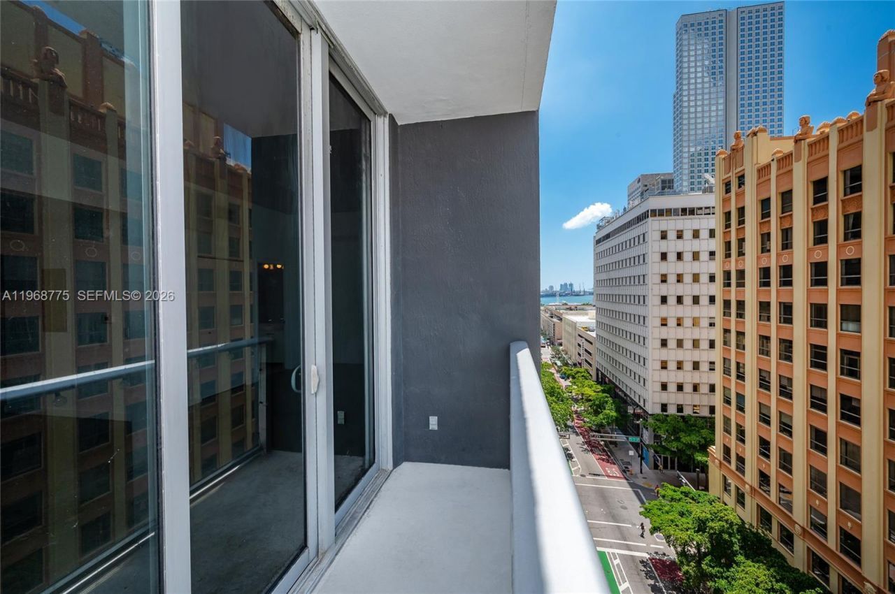 151 SE 1st St, Unit 909, Miami, FL 33131 Photo