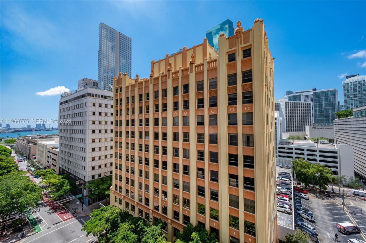 151 SE 1st St, Unit 909, Miami, FL 33131 Photo
