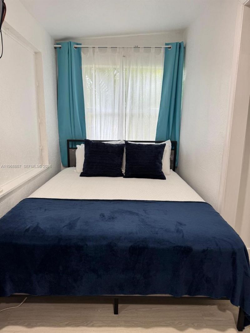 582 E 18th St , Unit B, Hialeah, FL 33013 Photo