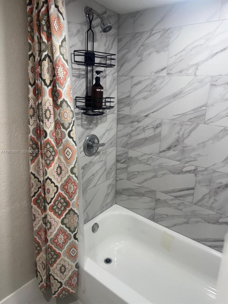 582 E 18th St , Unit B, Hialeah, FL 33013 Photo