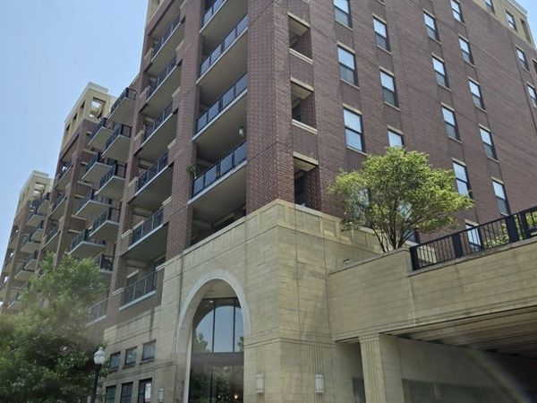 811 W 15th Place, Unit 703, Chicago, IL 60608