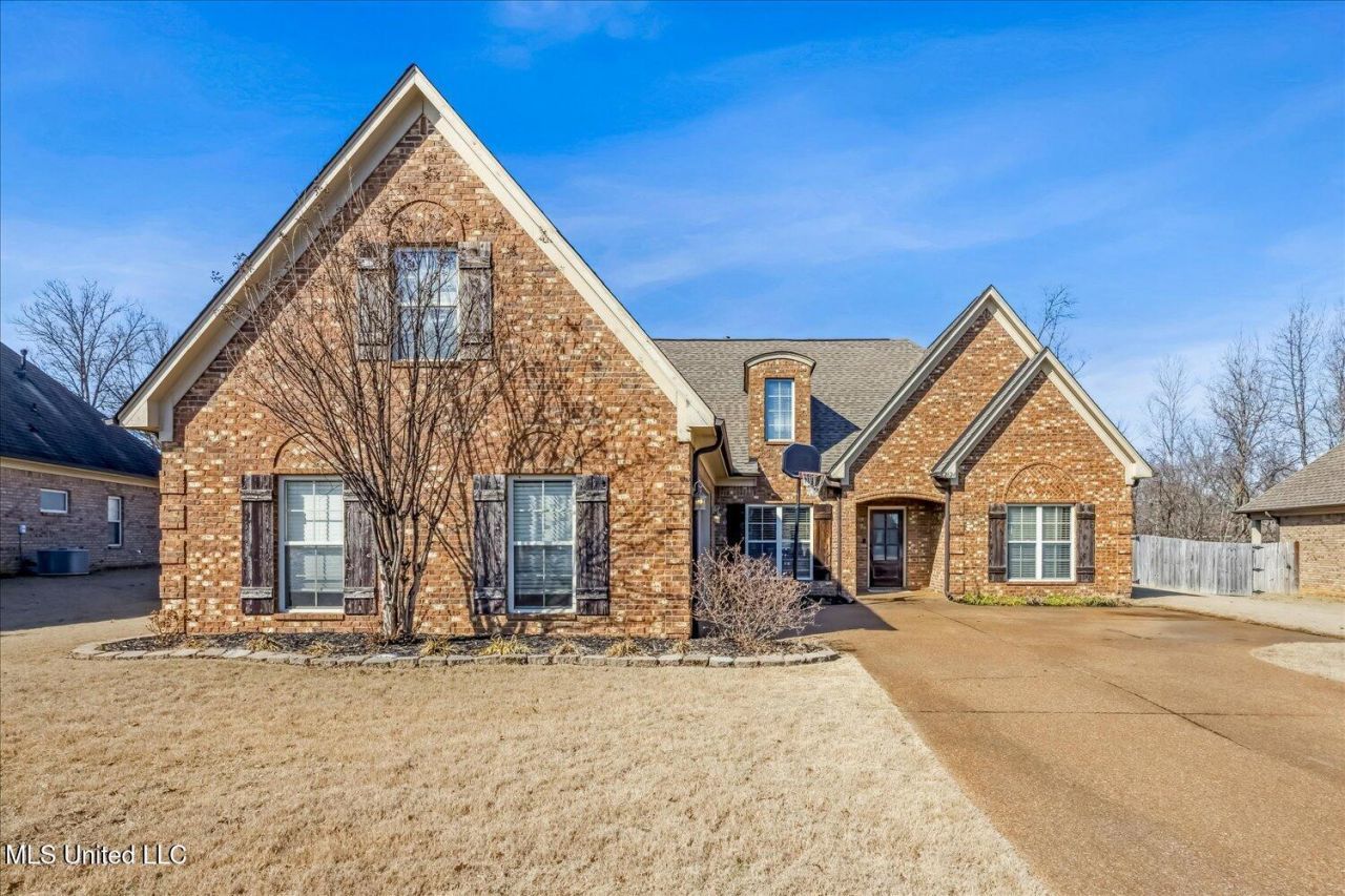 2624 Champion Hills Drive, Southaven, MS 38672 Main Photo