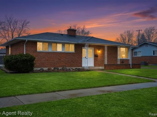 36403 Woodingham Street, Clinton Twp, MI 48035