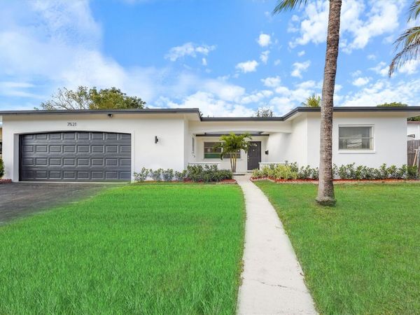 7521 Grant Ct, Hollywood, FL 33024
