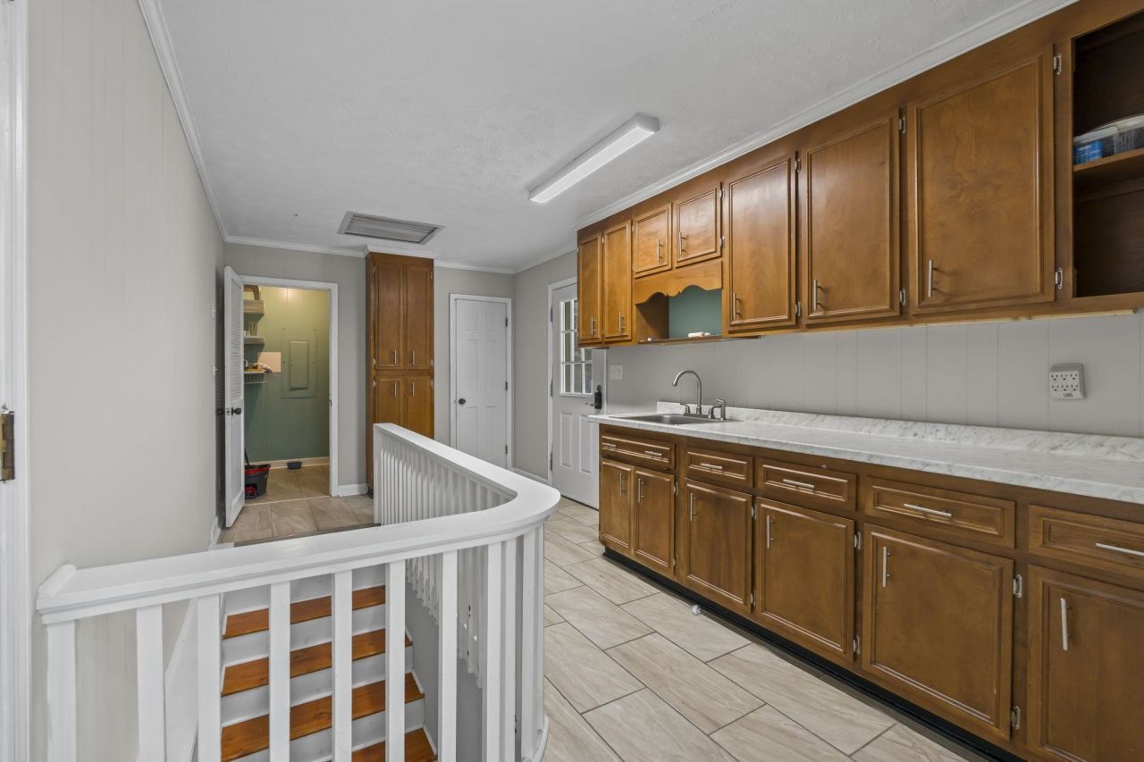 7638 Highway 905  Photo 13