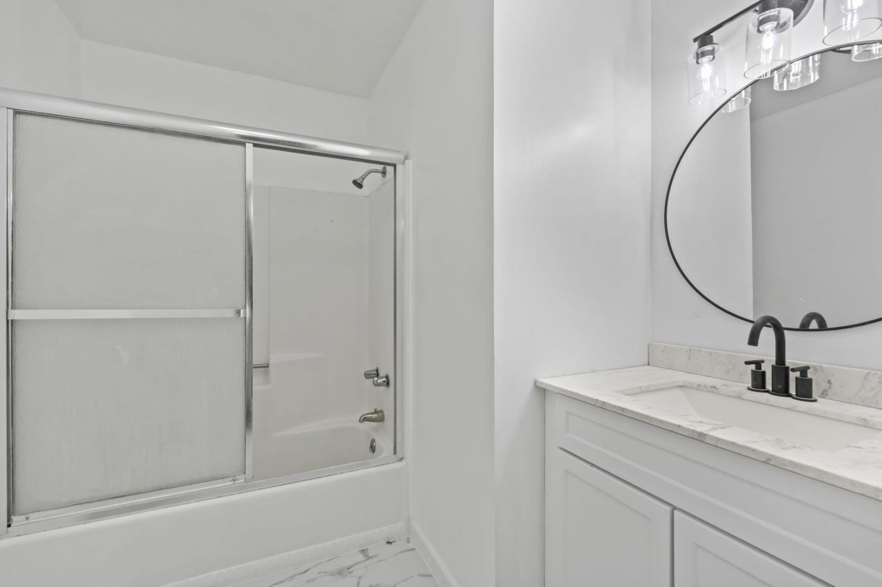 7638 Highway 905  Photo 19