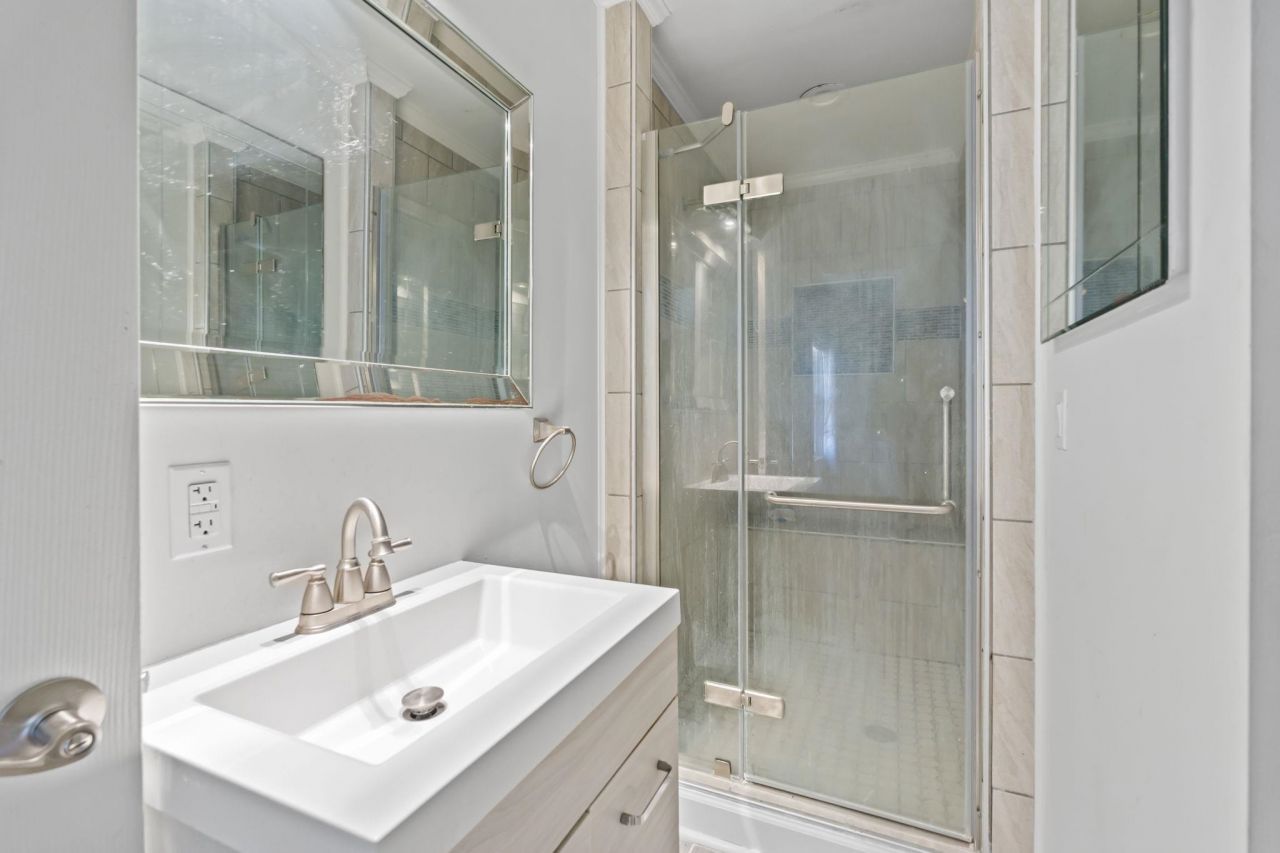 7638 Highway 905  Photo 20