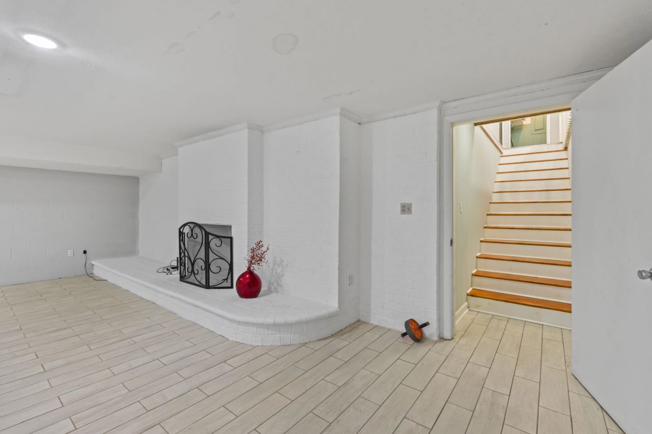 7638 Highway 905  Photo 24