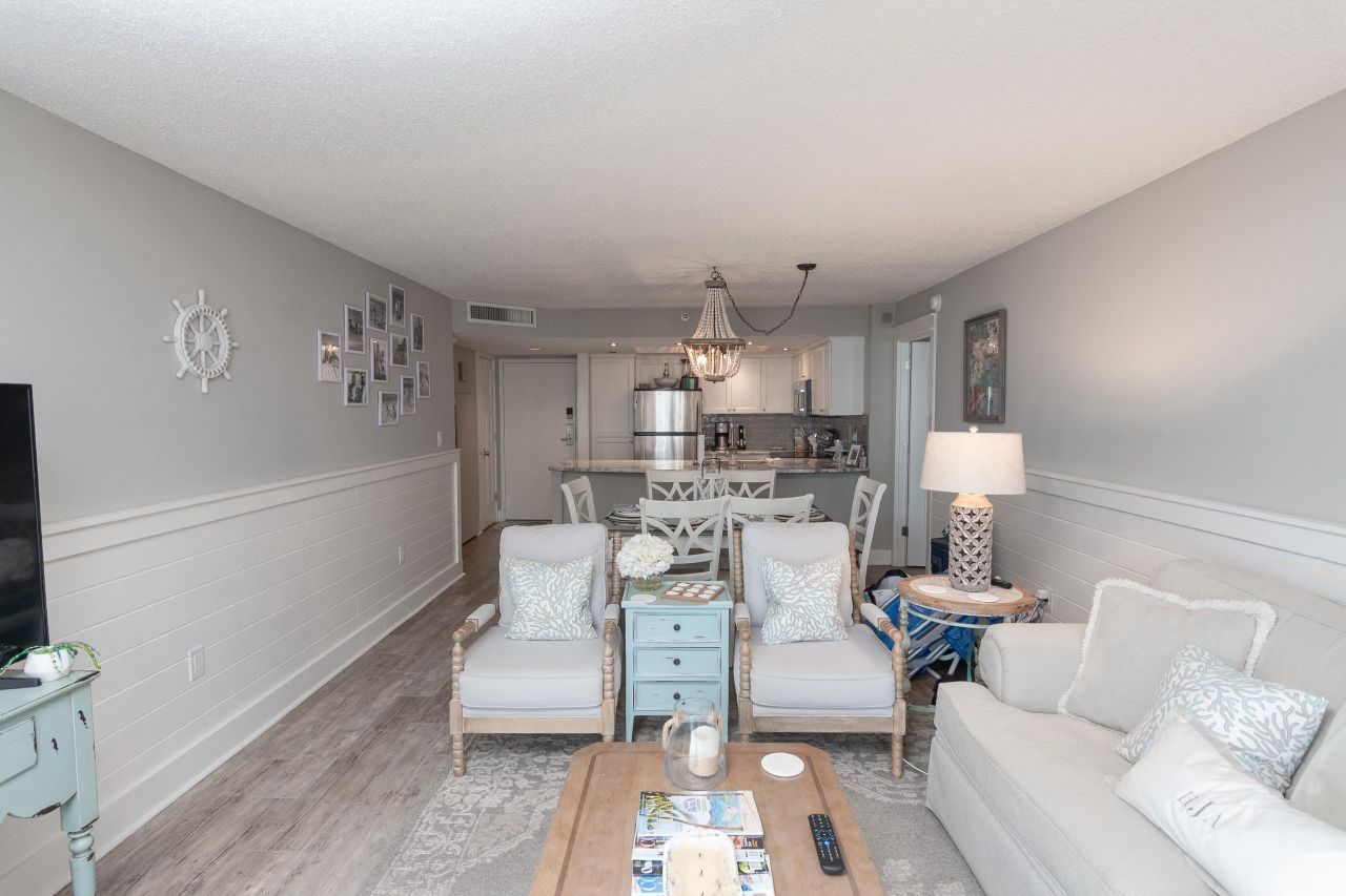 9820 Queensway Blvd.  Photo 14