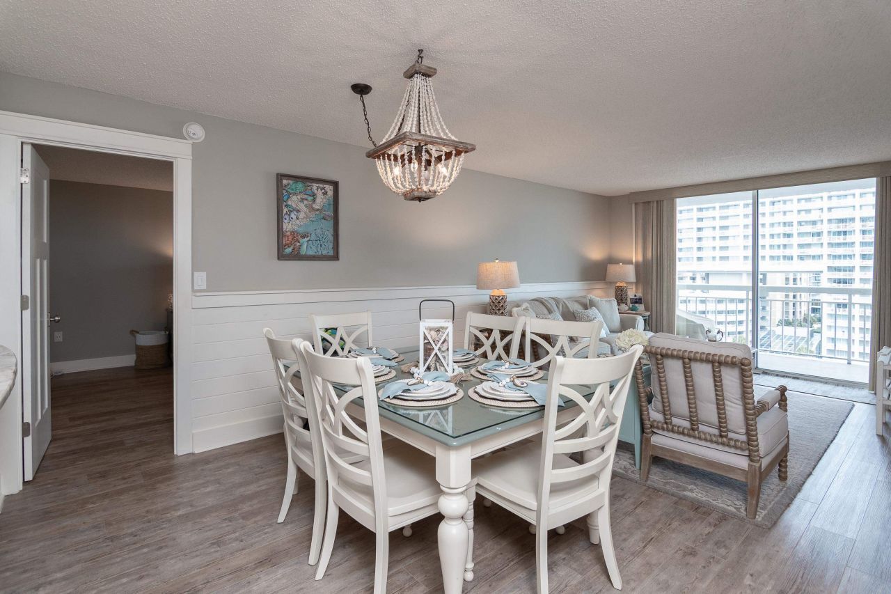 9820 Queensway Blvd.  Photo 25