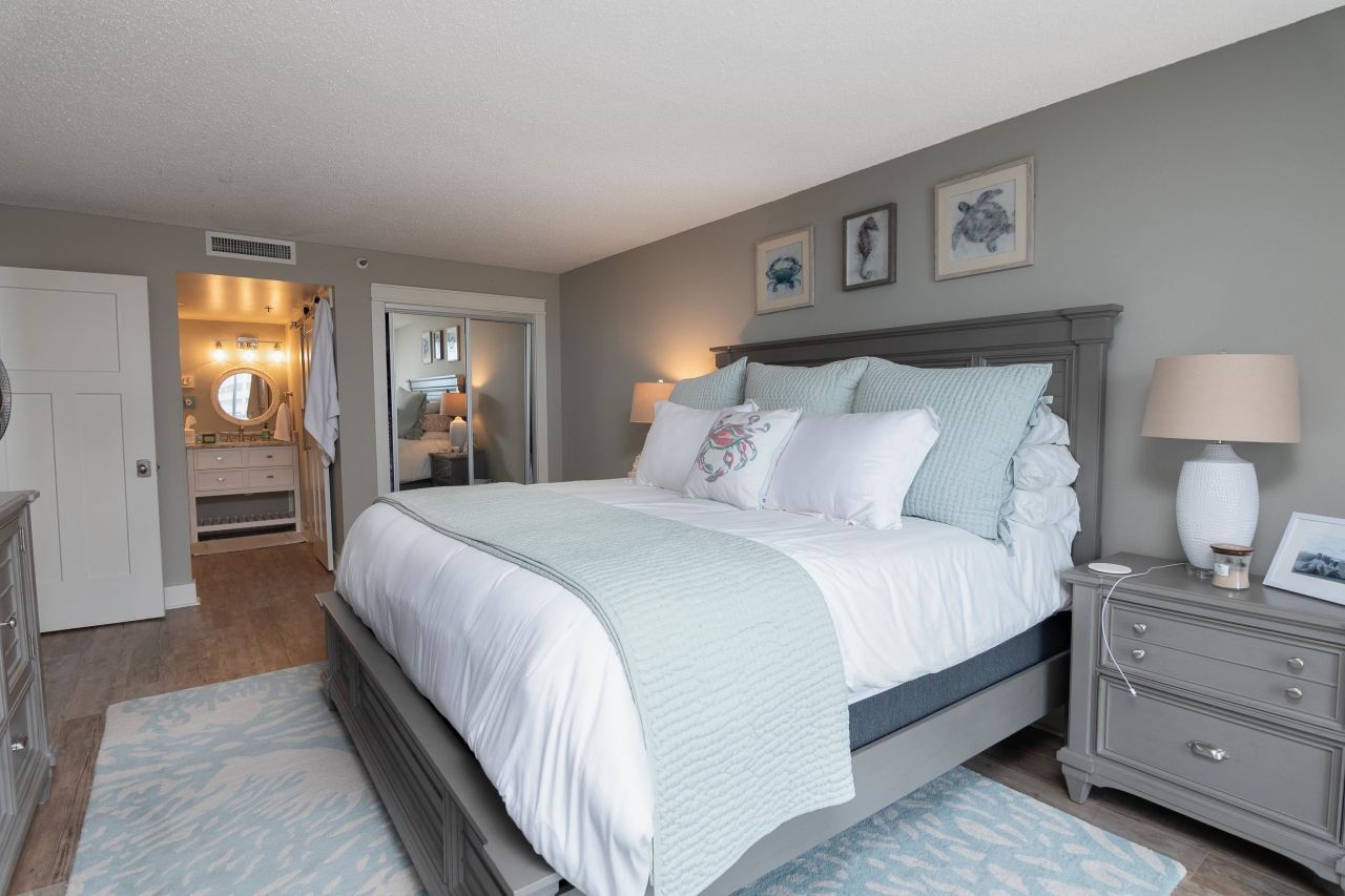 9820 Queensway Blvd.  Photo 36