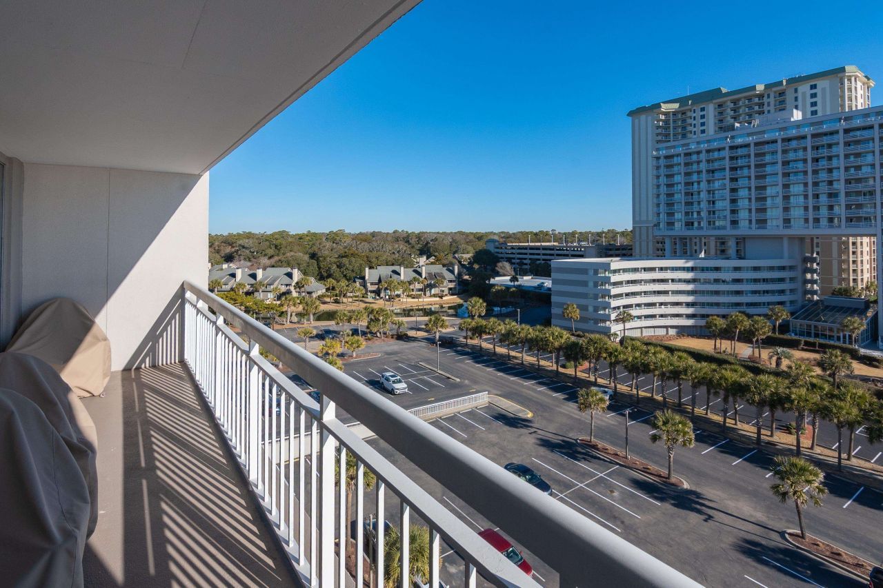 9820 Queensway Blvd.  Photo 4