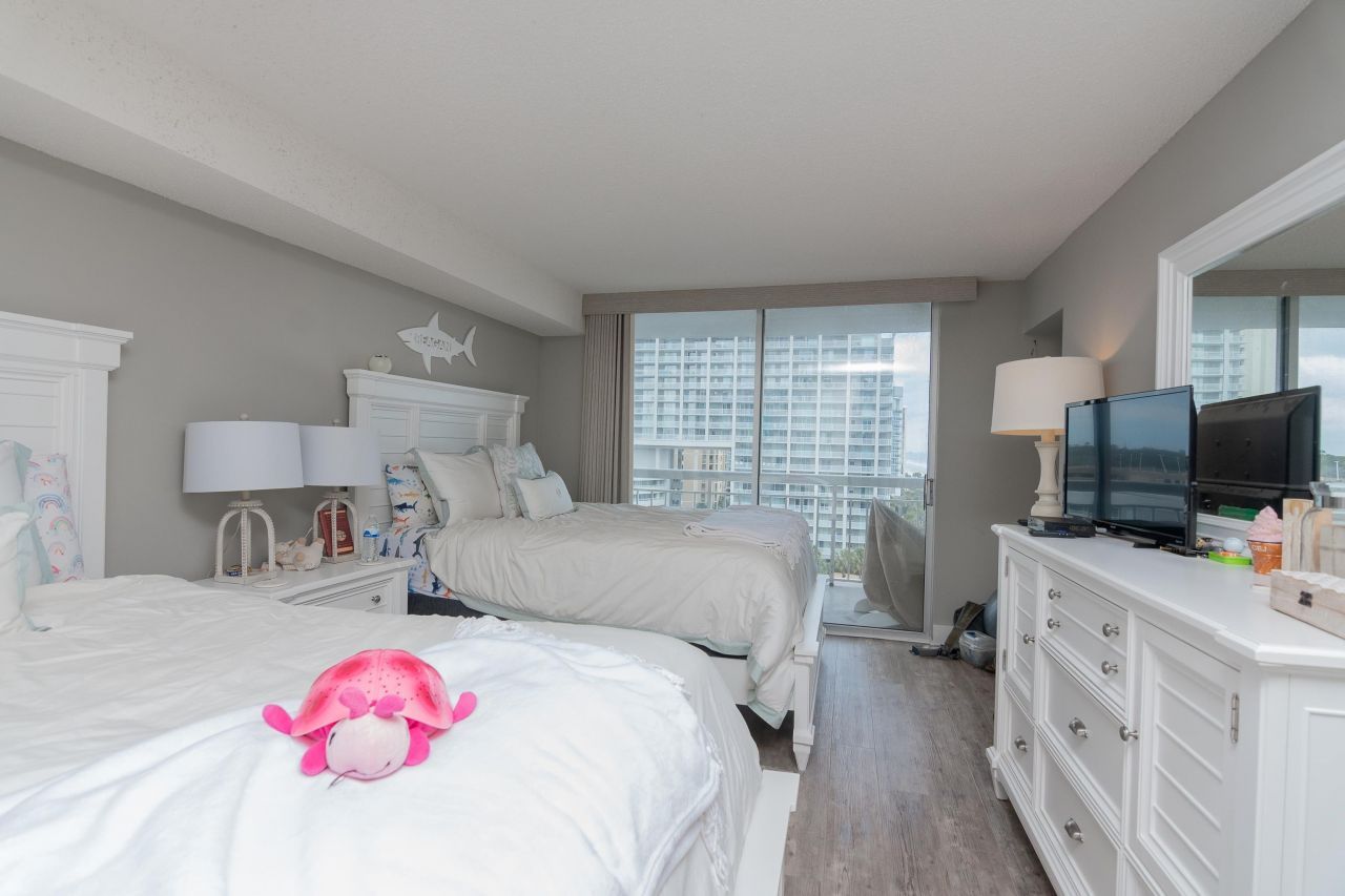 9820 Queensway Blvd.  Photo 50