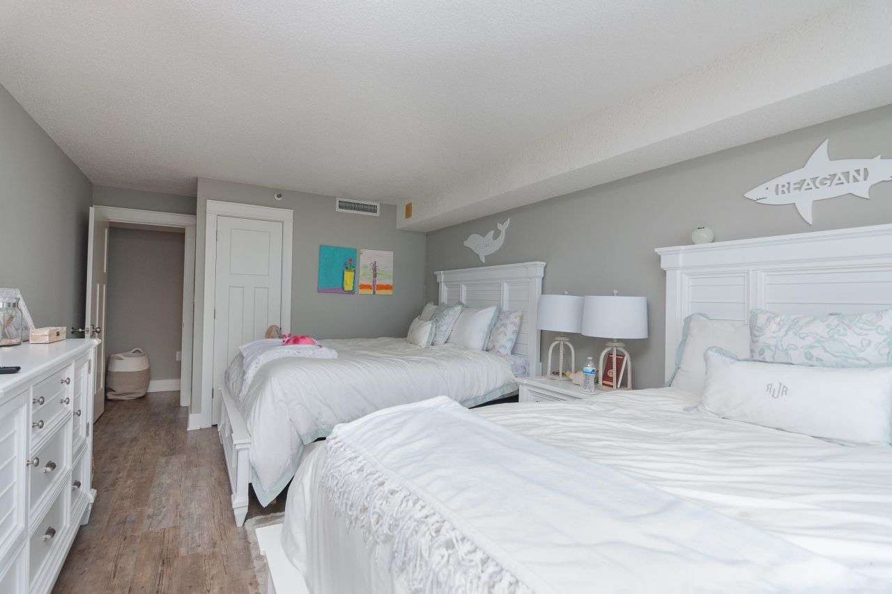 9820 Queensway Blvd.  Photo 53