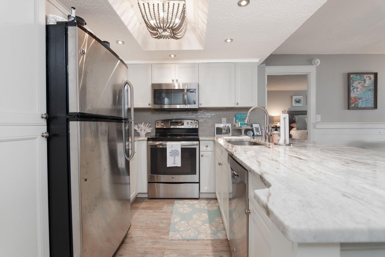 9820 Queensway Blvd.  Photo 6